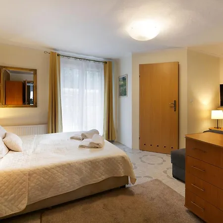 Pigmalion - Sauna, Jacuzzi, Parking, Ogrod Gæstehus Kudowa-Zdrój