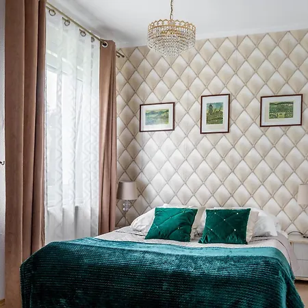 Pigmalion - Sauna, Jacuzzi, Parking, Ogrod בית הארחה 3*