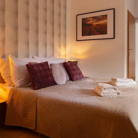 Pigmalion - Sauna, Jacuzzi, Parking, Ogrod בית הארחה קודובה-זדרוי