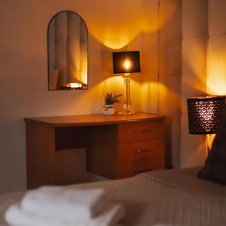 Pigmalion - Sauna, Jacuzzi, Parking, Ogrod Vendégház
