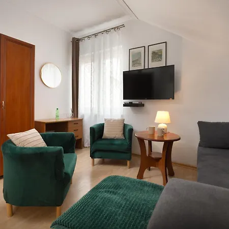 Vendégház Pigmalion - Sauna, Jacuzzi, Parking, Ogrod Kudowa-Zdrój