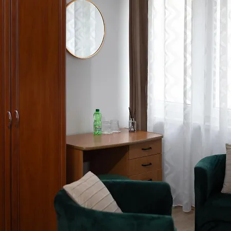 Vendégház Pigmalion - Sauna, Jacuzzi, Parking, Ogrod Kudowa-Zdrój