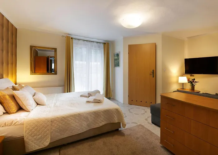 Pigmalion - Sauna, Jacuzzi, Parking, Ogrod Guest house Kudowa Zdroj