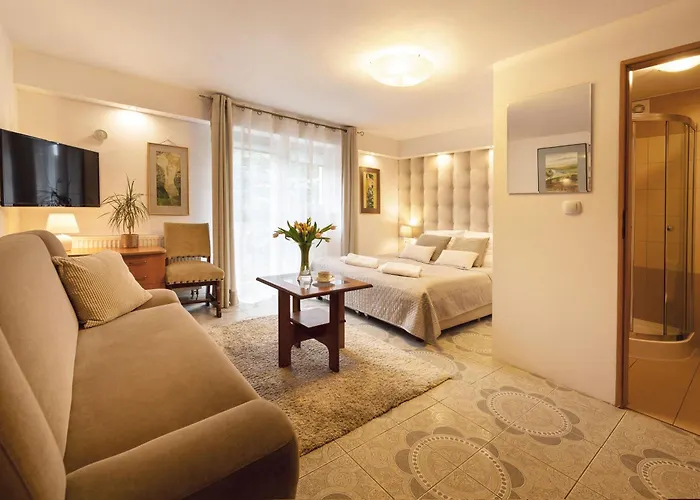 Guest house Pigmalion - Sauna, Jacuzzi, Parking, Ogrod 3*