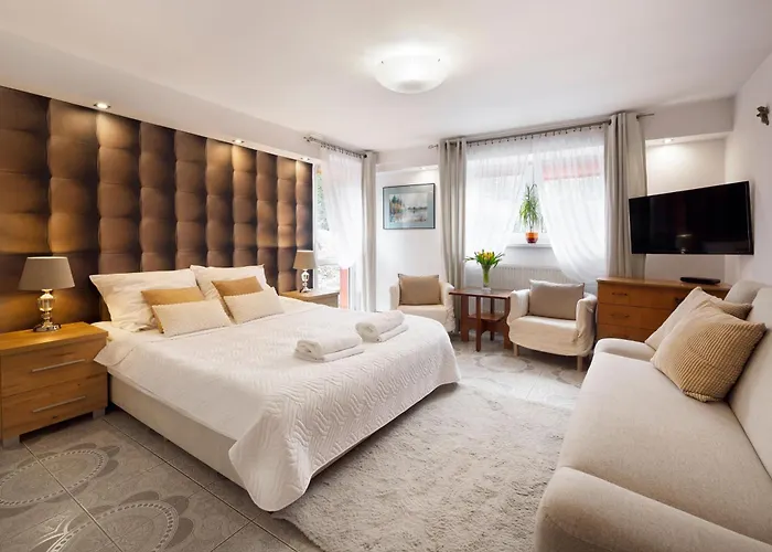 Guest house Pigmalion - Sauna, Jacuzzi, Parking, Ogrod