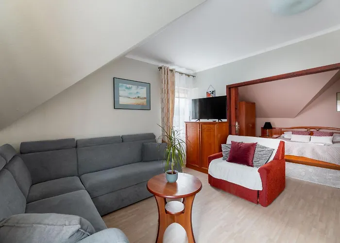 Guest house Pigmalion - Sauna, Jacuzzi, Parking, Ogrod 3*