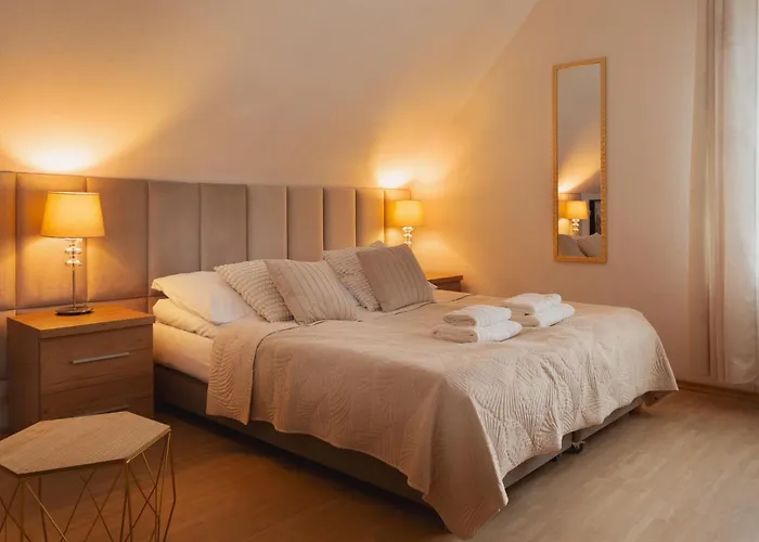 Guest house Pigmalion - Sauna, Jacuzzi, Parking, Ogrod 3*