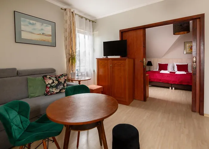 Guest house Pigmalion - Sauna, Jacuzzi, Parking, Ogrod 3*