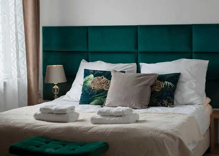 Guest house Pigmalion - Sauna, Jacuzzi, Parking, Ogrod 3*